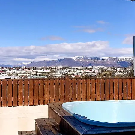 빌라 Iceland Sjf Villa, Hot Tub & Outdoor Sauna Amazing Mountains And View Over